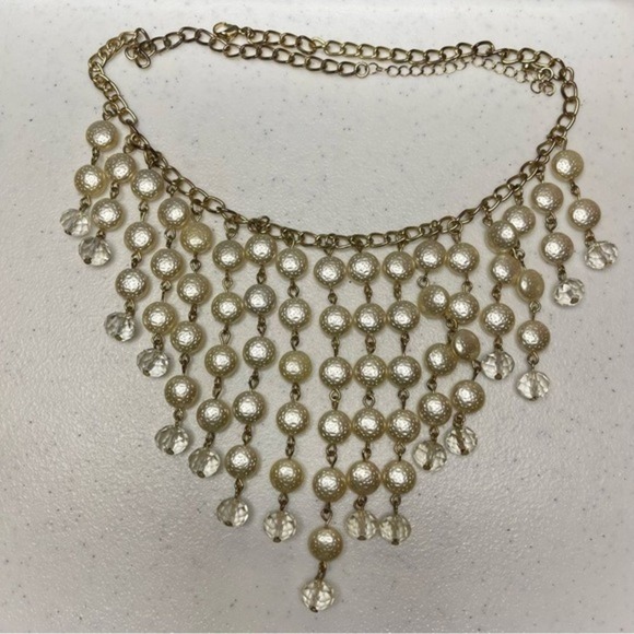 ❄️3/$20 Gold Statement‎ Pearlescent Drop Necklace - Picture 2 of 5